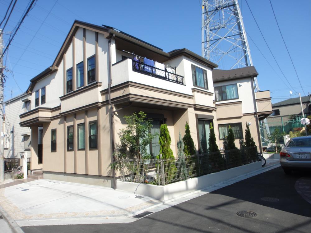 Sale already cityscape photo