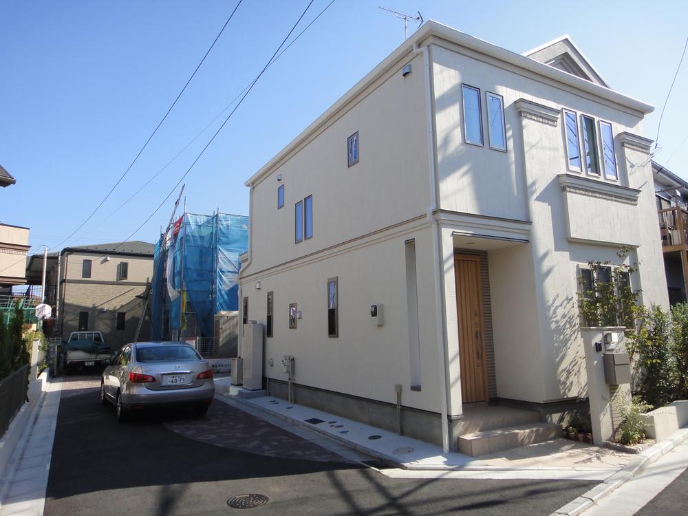 Sale already cityscape photo