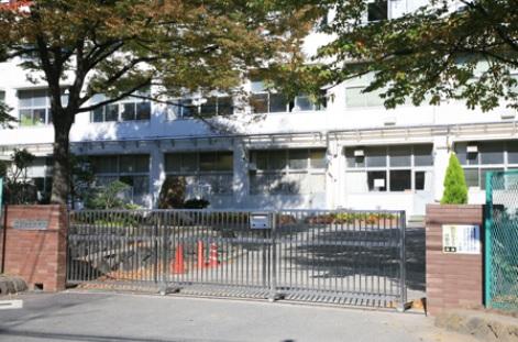Junior high school. Tarumachi 1700m until junior high school