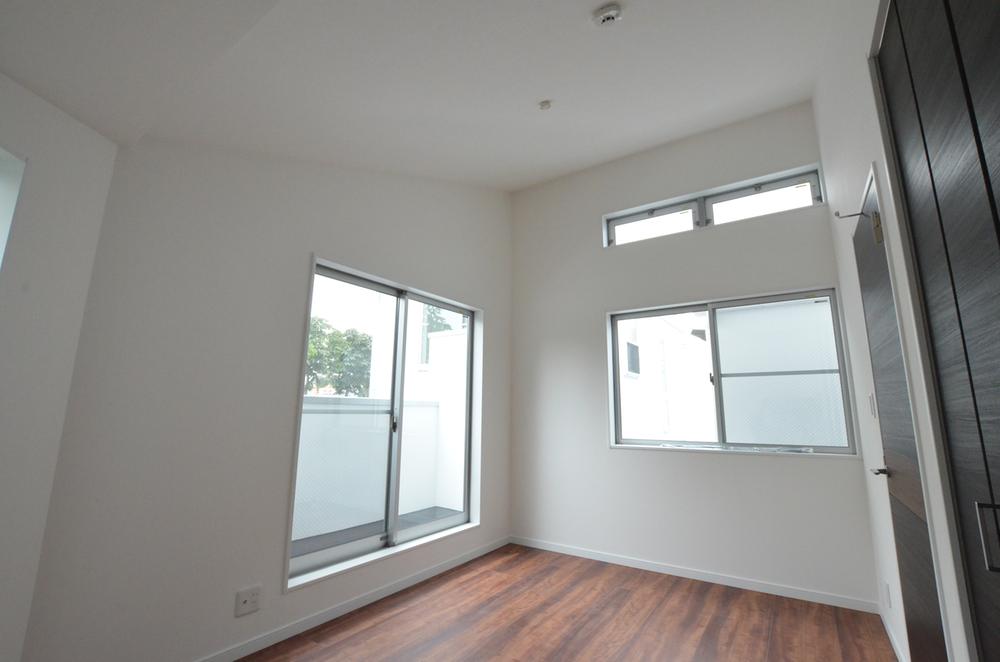 Same specifications photos (Other introspection). It will be in the same specification