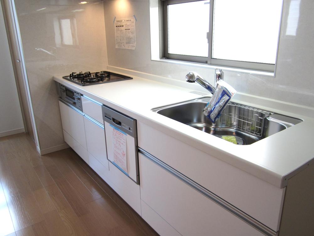 Same specifications photo (kitchen)