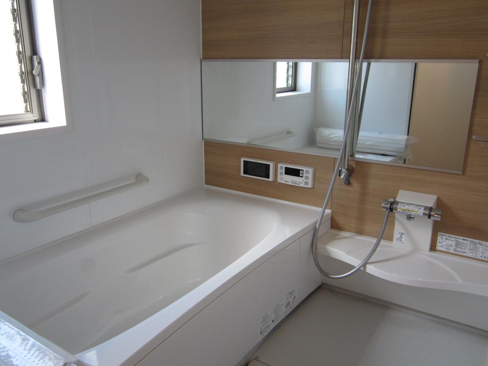Same specifications photo (bathroom)