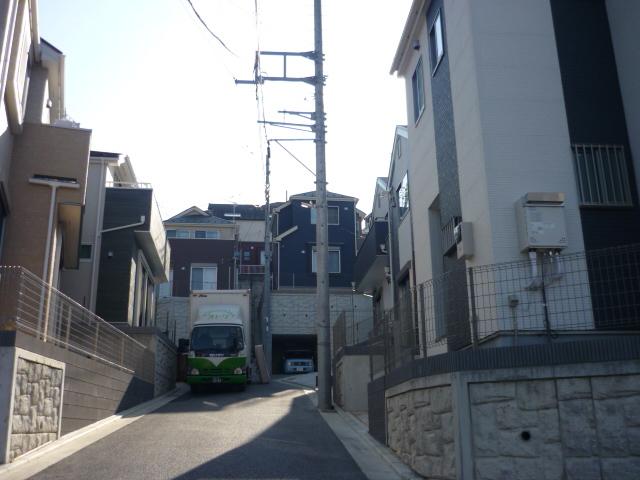 Local photos, including front road. Local shooting (December 7, 2013) Shooting