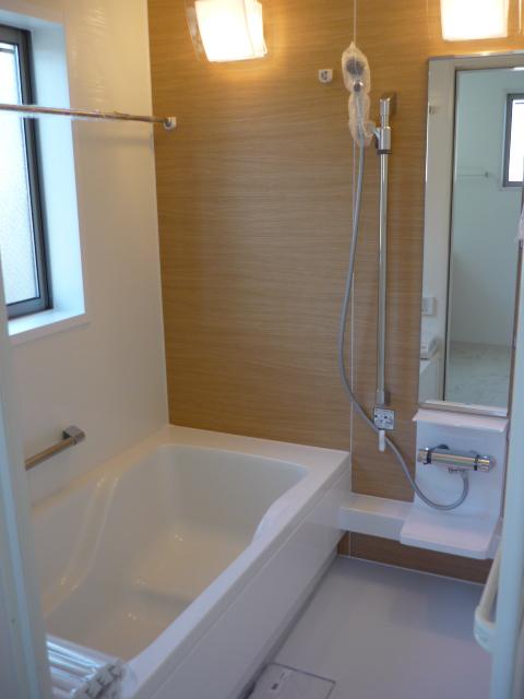 Bathroom. Indoor (December 7, 2013) Shooting