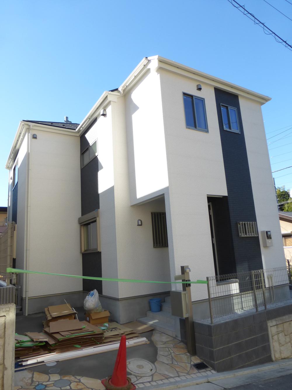 Local appearance photo. 1 Building Local (November 19, 2013) Shooting  Imposing completed local appearance