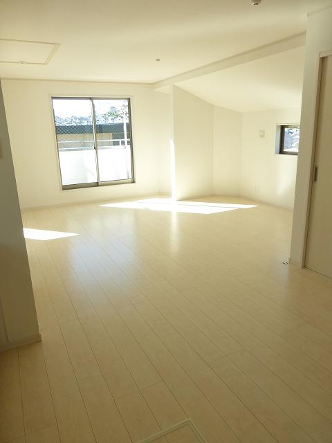 Living. 1 Building Indoor (November 19, 2013) Shooting