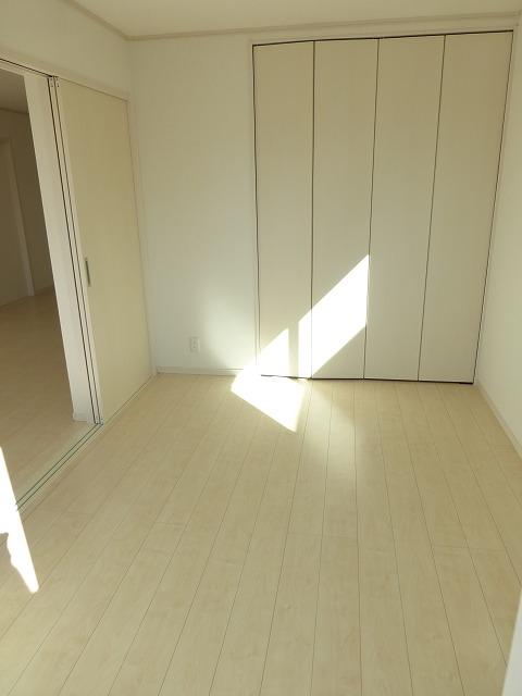 Non-living room. 1 Building Indoor (November 19, 2013) Shooting