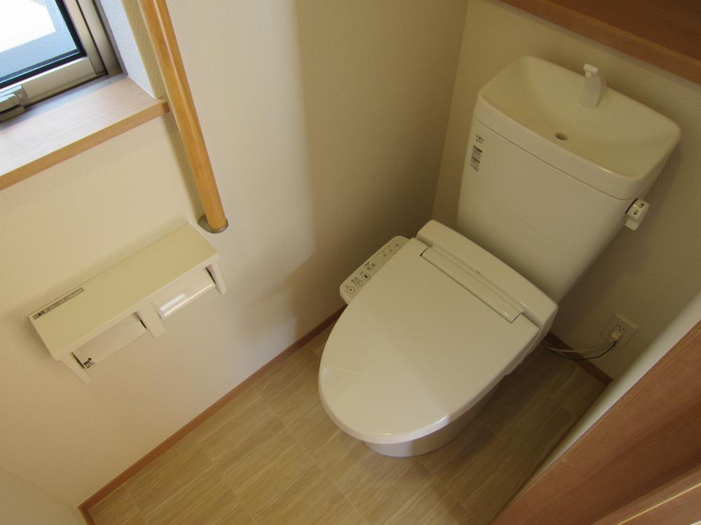 Toilet. Indoor (12 May 2013) Shooting