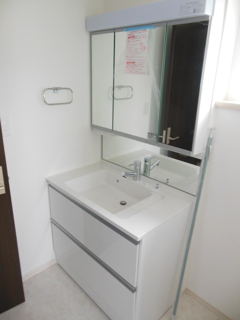 Same specifications photos (Other introspection)