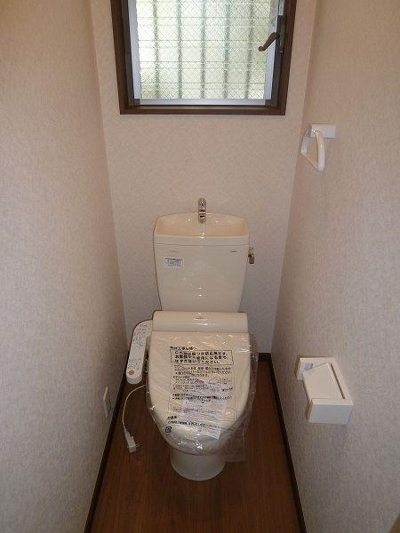 Toilet. 2013 March 20 shooting Building A