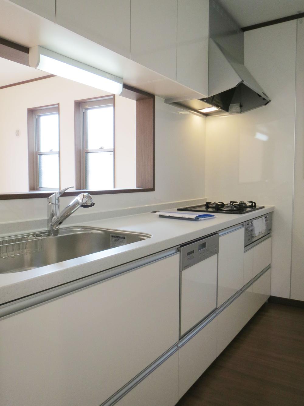 Kitchen. Face-to-face kitchen