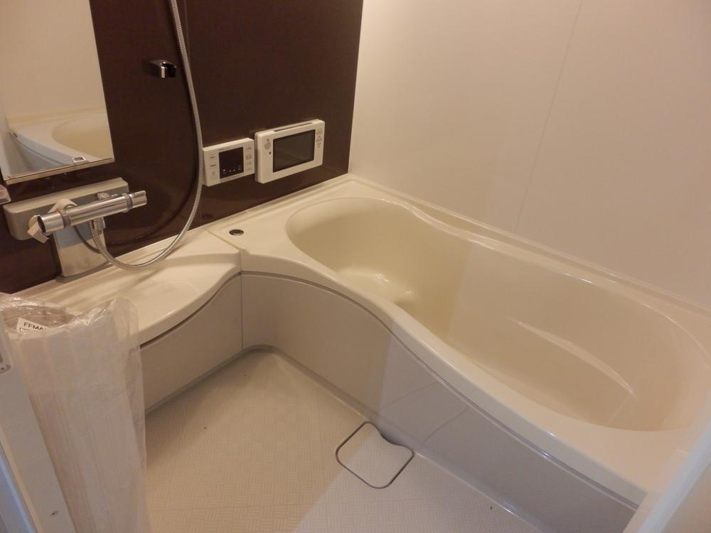 Bathroom. Indoor (11 May 2013) Shooting