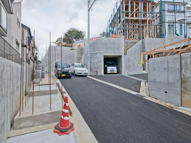 Local photos, including front road. Local (10 May 2013) Shooting