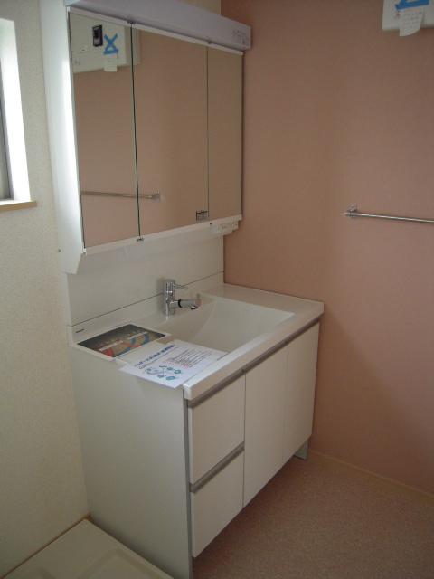 exhibition hall / Showroom