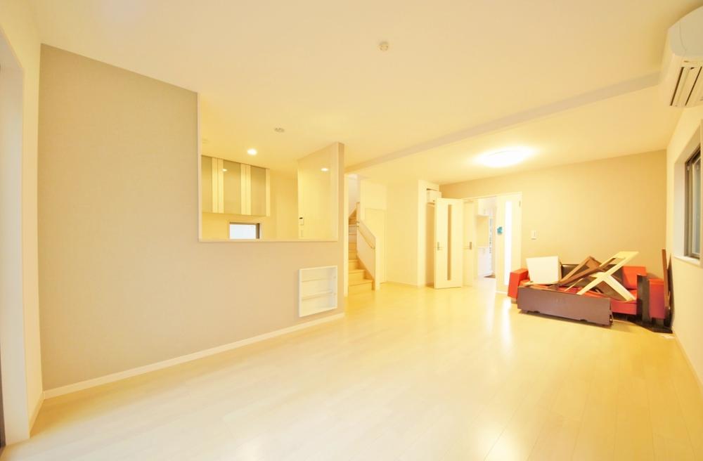 Living. Indoor (11 May 2013) Shooting, It is a popular living-in stairs. 