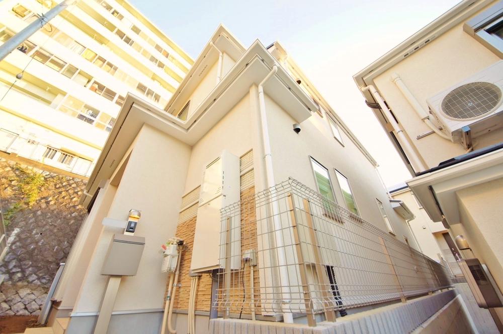 Local appearance photo. Local (11 May 2013) Shooting, Please Come preview per building completed already. 