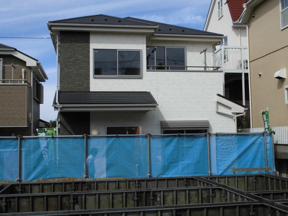 Local appearance photo. Local (10 May 2013) Shooting