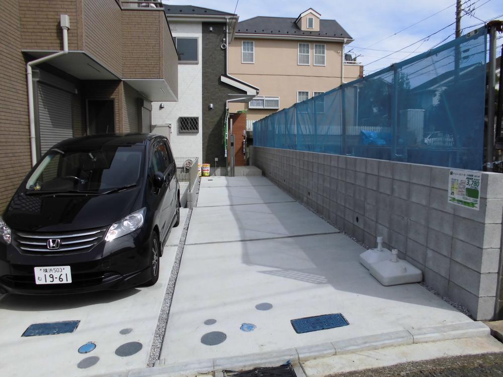 Local photos, including front road. Local (10 May 2013) Shooting