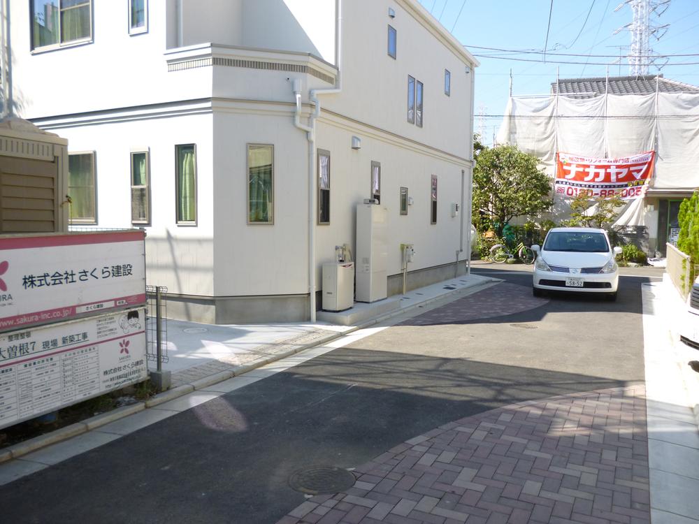 Local photos, including front road. Local (10 May 2013) Shooting