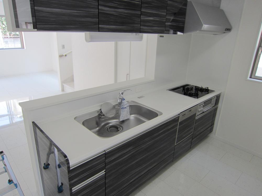 Kitchen. 1 Building (November 5, 2013) Shooting