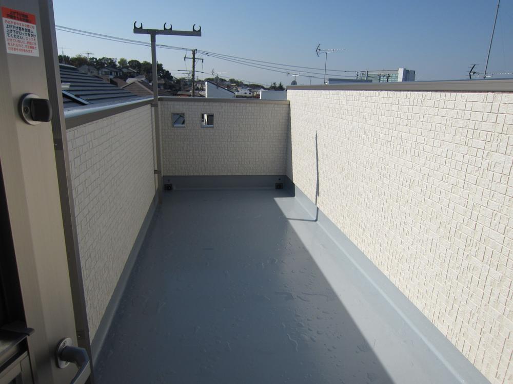 Balcony. 1 Building (November 5, 2013) Shooting