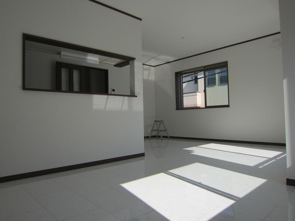 Living. Building 2 (November 5, 2013) Shooting