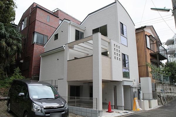 Local appearance photo. Local (10 May 2013) Shooting