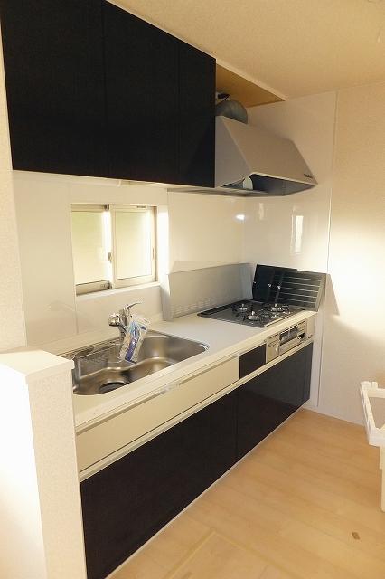 Kitchen. 1 Building Indoor (November 29, 2013) Shooting