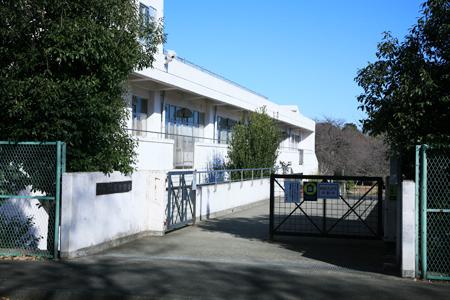 Junior high school. 709m to Yokohama Municipal Takada Junior High School