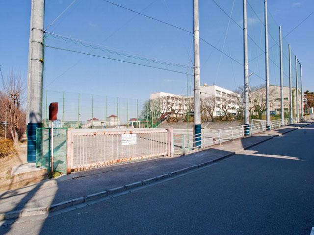 Junior high school. 790m to Yokohama Municipal Shirosato Junior High School