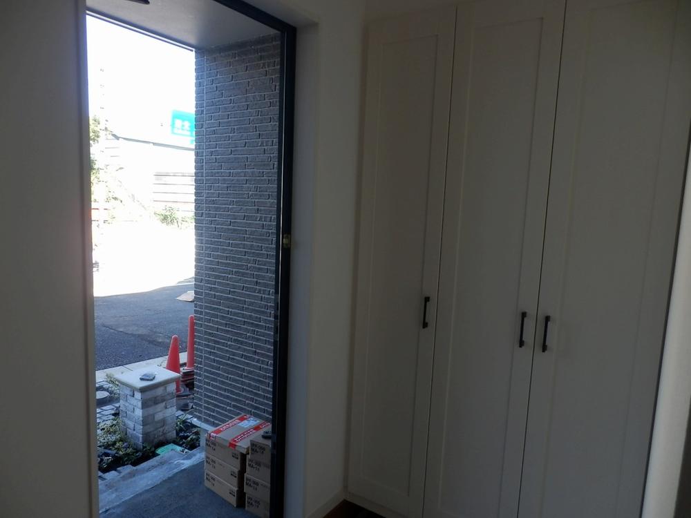 Entrance. Indoor (2013 / 10 / 27 shooting) Entrance is a photo.