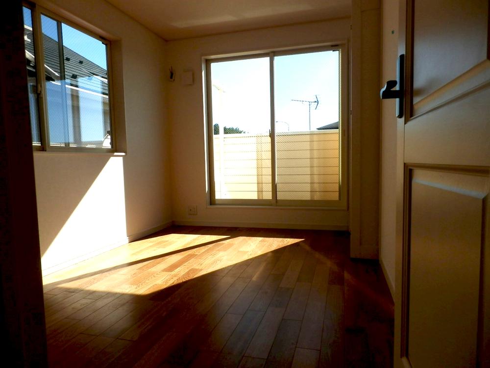 Non-living room. Indoor (2013 / 10 / 27 shooting) Western-style room is a picture.