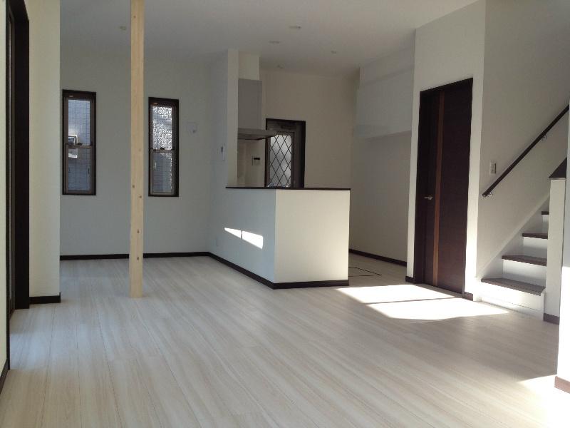 Same specifications photos (living)