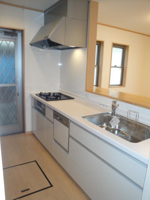 Same specifications photo (kitchen)