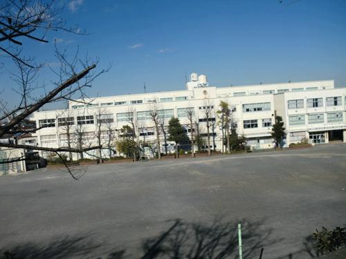 Junior high school. 161m to Yokohama Municipal Kaminagaya junior high school