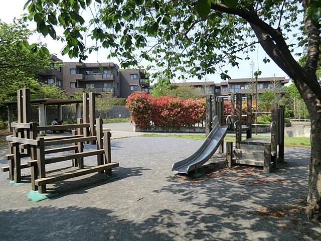 park. Shimonagaya 300m to Third Street Park