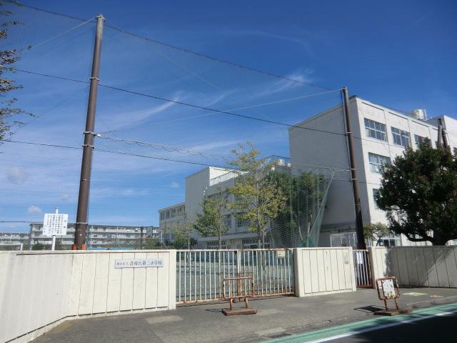 Primary school. Konandai second elementary school up to 200m