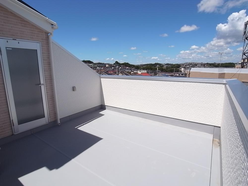 Same specifications photos (Other introspection). Spacious Sky Garden. You can use multi-purpose. (Same specifications photo)