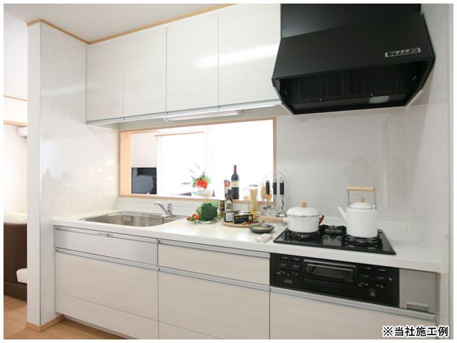 Kitchen.  [Our condominium construction cases / kitchen] Adopt a face-to-face kitchen that can housework while the family and fun conversation in your living room.