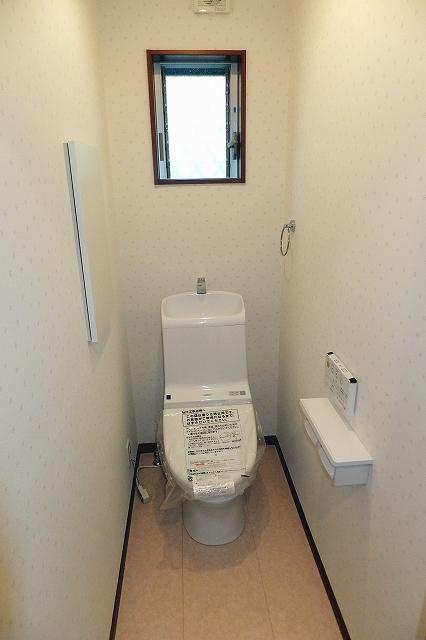 Toilet. A Building room (October 17, 2013) Shooting