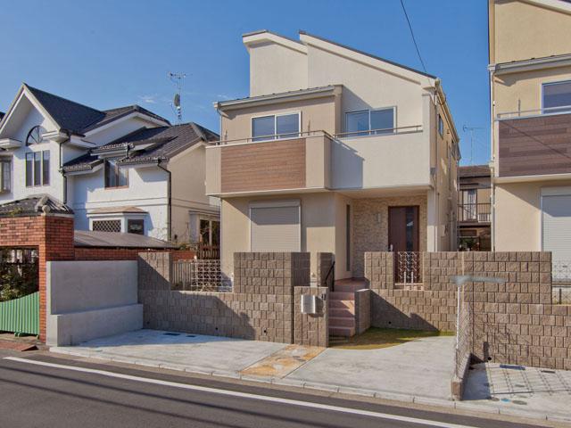 Local appearance photo. Local (11 May 2013) Shooting