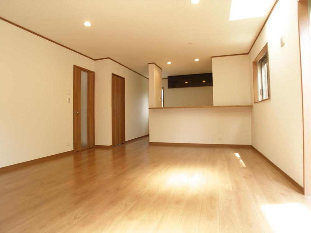 Same specifications photos (living). ( Building) same specification