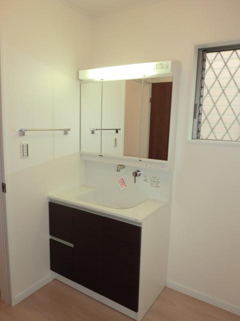 Wash basin, toilet. Indoor (July 2013) Shooting