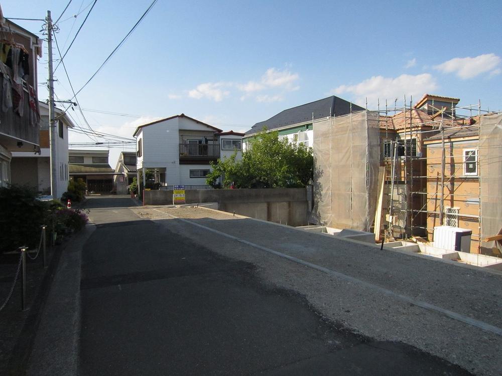 Local photos, including front road. There is a feeling of opening local (April 2013) Shooting