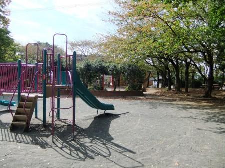 park. 290m until Higiriyama park