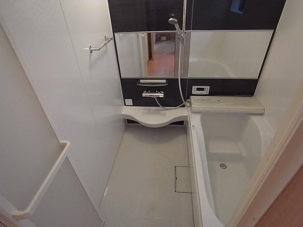 Bathroom. Indoor (12 May 2013) Shooting