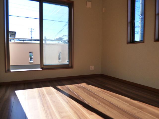 Non-living room. Indoor (11 May 2013) Shooting