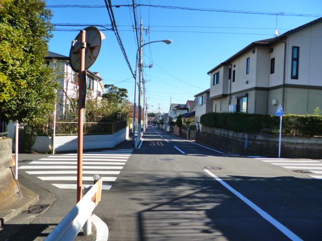 Local photos, including front road. Local (11 May 2013) Shooting