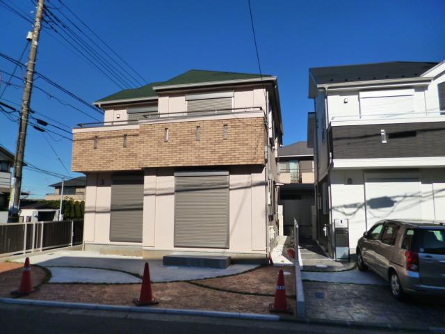 Local appearance photo. Local (11 May 2013) Shooting