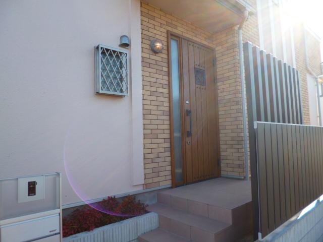 Entrance. Local (11 May 2013) Shooting